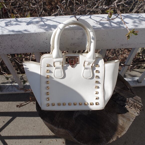 Cute Little Clutch Studded Pure By Chloek. New York - Picture 1 of 6